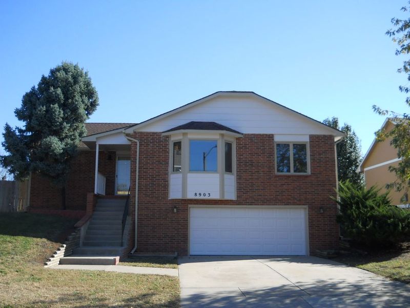 8903 E Bluestem St, Wichita, KS 67207