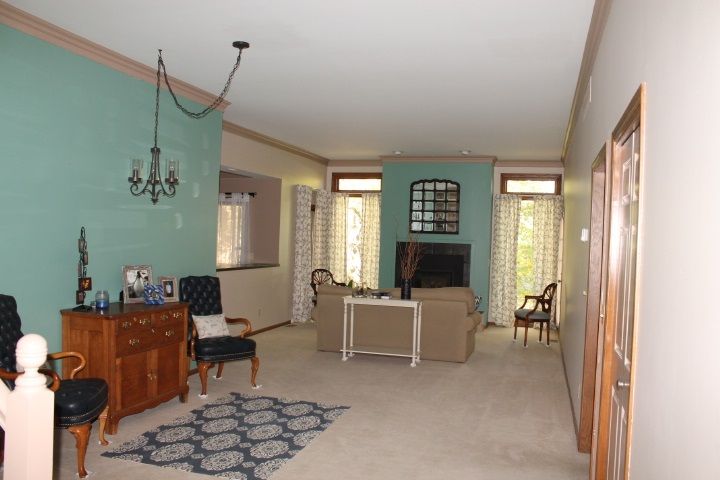 8220 E Douglas Ave, Wichita, KS 67206