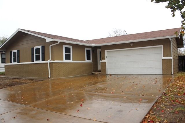 2102 E Fairchild St, Park City, KS 67219