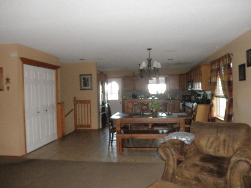 4414 Meadowbrook Ln, Winfield, KS 67156