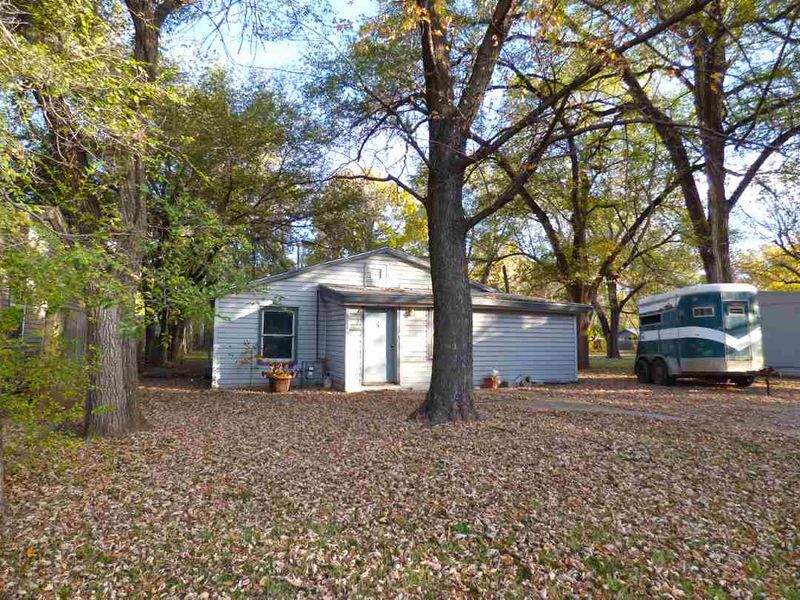 520 Arbor St, Mulvane, KS 67110