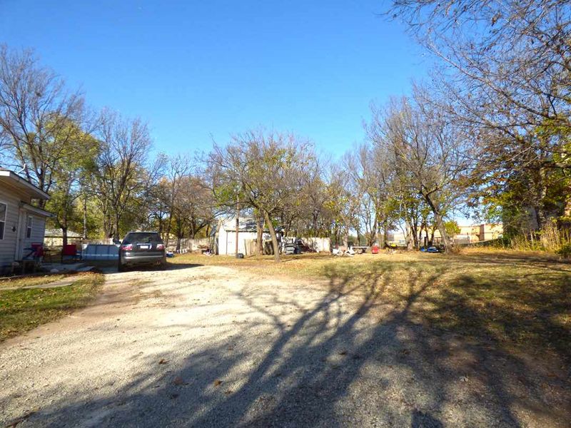 612 Emery St, Mulvane, KS 67110