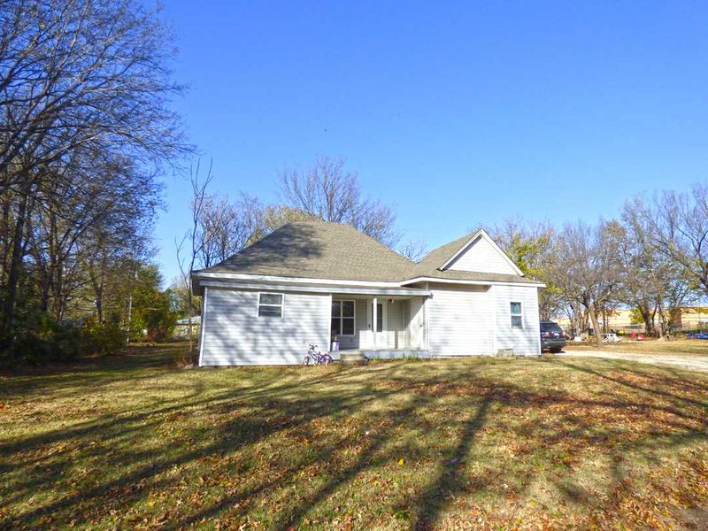 612 Emery St, Mulvane, KS 67110