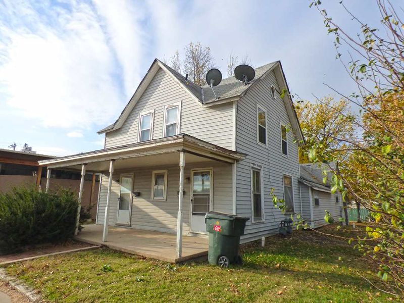 123 N 1st Ave, Mulvane, KS 67110