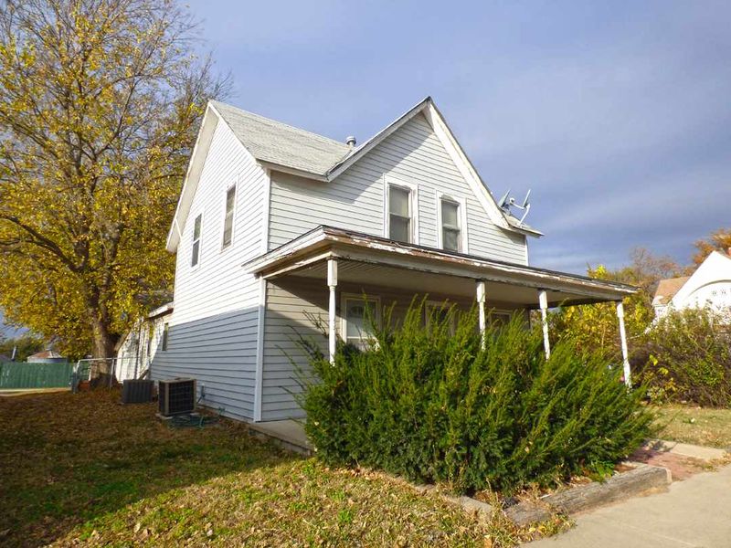 123 N 1st Ave, Mulvane, KS 67110