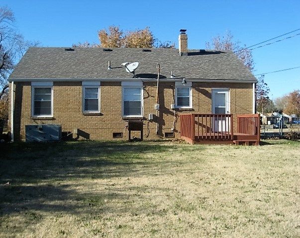 4043 E Regents Ln, Wichita, KS 67208