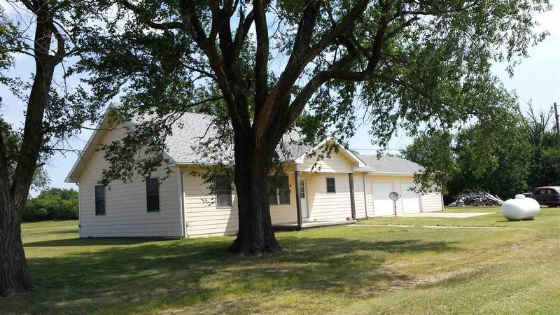 15910 221st Rd, Burden, KS 67019