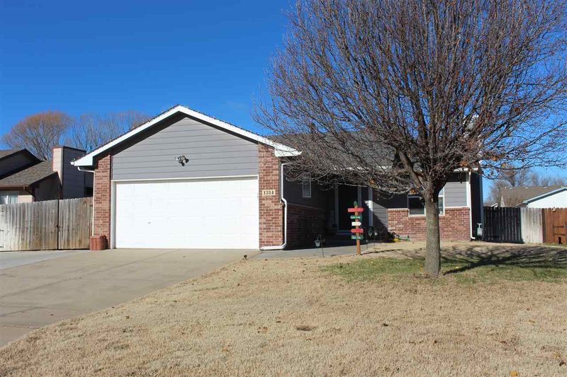 1314 E Southbrook St, Haysville, KS 67060