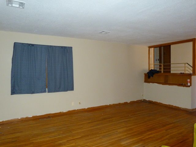 5800 Flagstaff St, Bel Aire, KS 67220