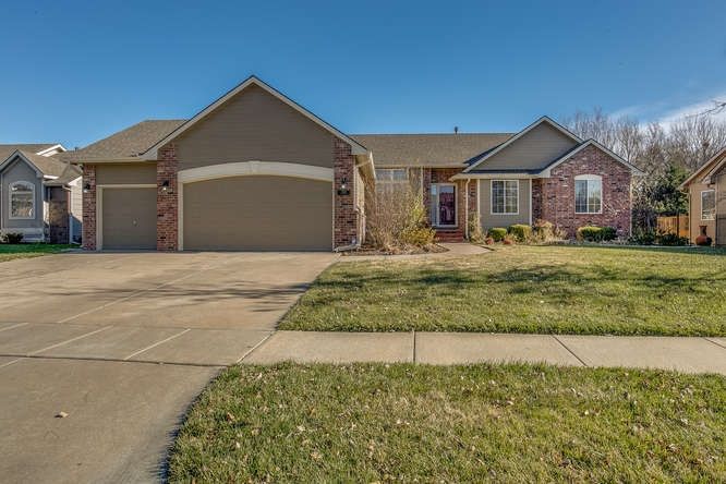 3206 N Tee Time, Wichita, KS 67205
