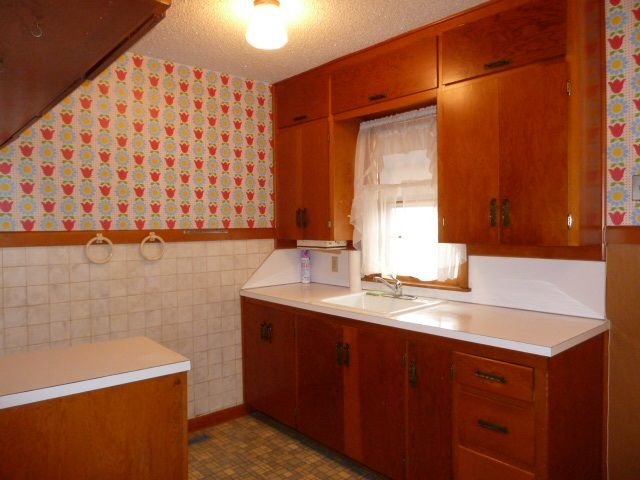 1215 E Del Mar, Wichita, KS 67216