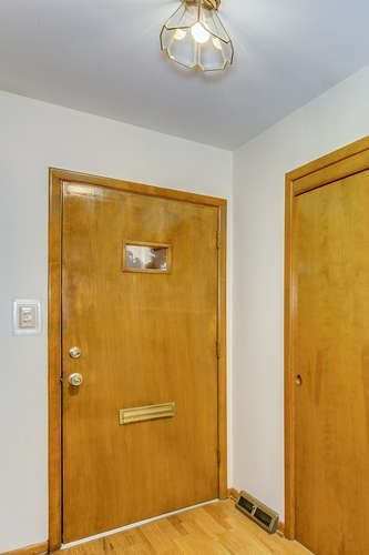 831 E English Ct, Derby, KS 67037