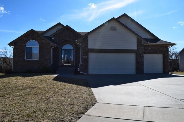 203 E Kodiak Ct, Kechi, KS 67067