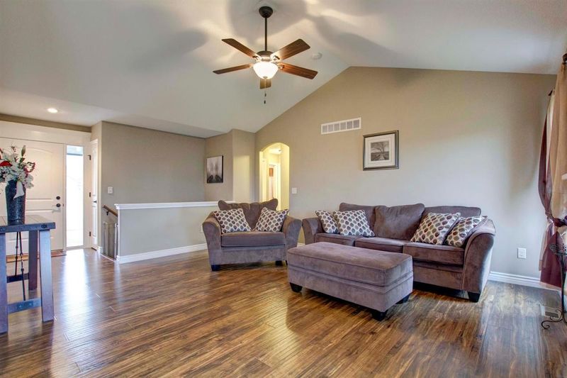 702 S Horseshoe, Maize, KS 67101