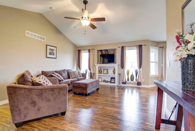 702 S Horseshoe, Maize, KS 67101