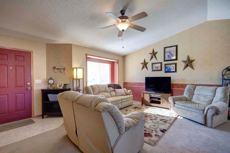 414 E Myers Ct, Mulvane, KS 67110