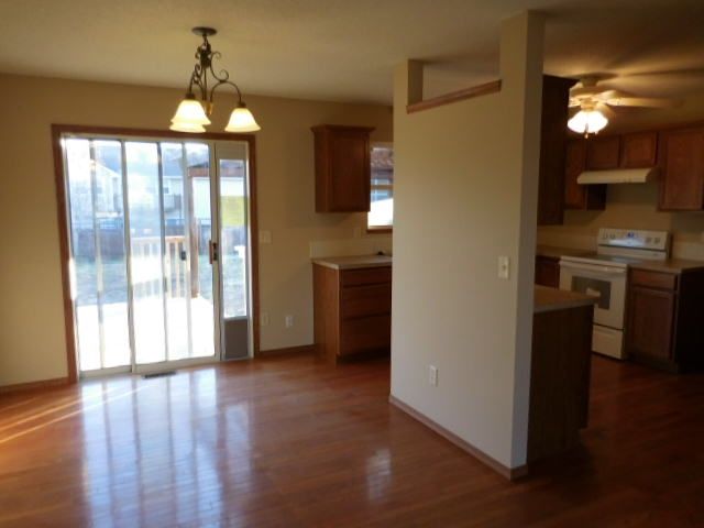 2243 E Walnut Creek Ct, Derby, KS 67037