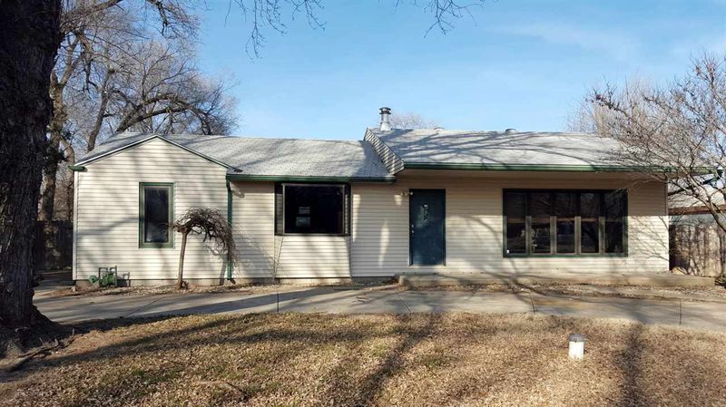 726 E 57th St S, Wichita, KS 67216