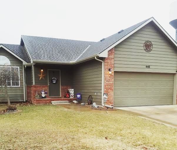 440 E Meadows Ct, Cheney, KS 67025