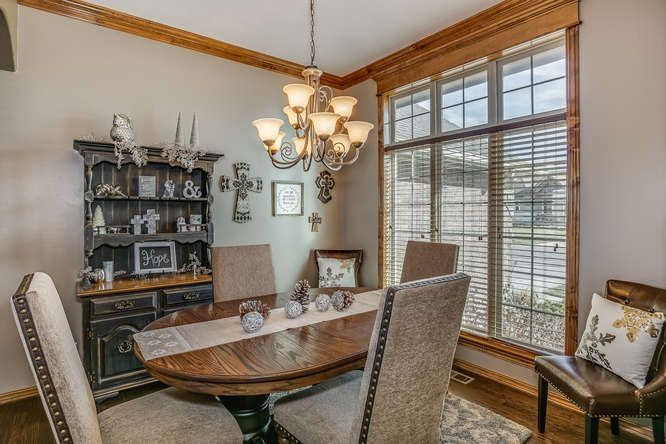 2301 N Fairway Ct, Derby, KS 67037