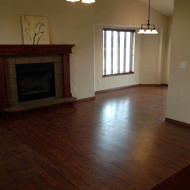 406 E Edwards St, Bentley, KS 67016