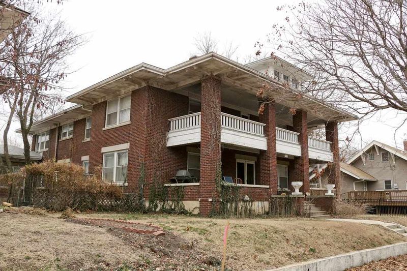 3315 E Oakland Ave, Wichita, KS 67211