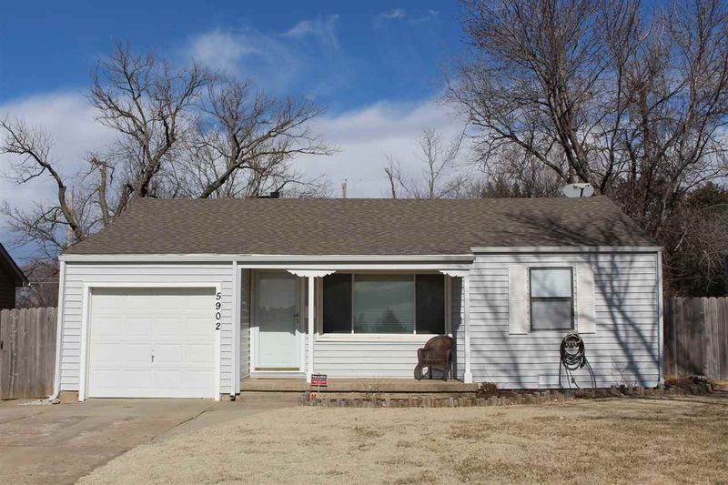 5902 E Kinkaid St, Wichita, KS 67218