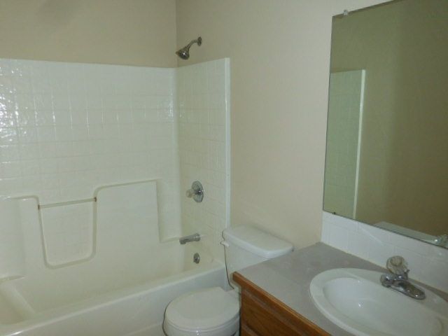 413 E Showalter St, Rose Hill, KS 67133