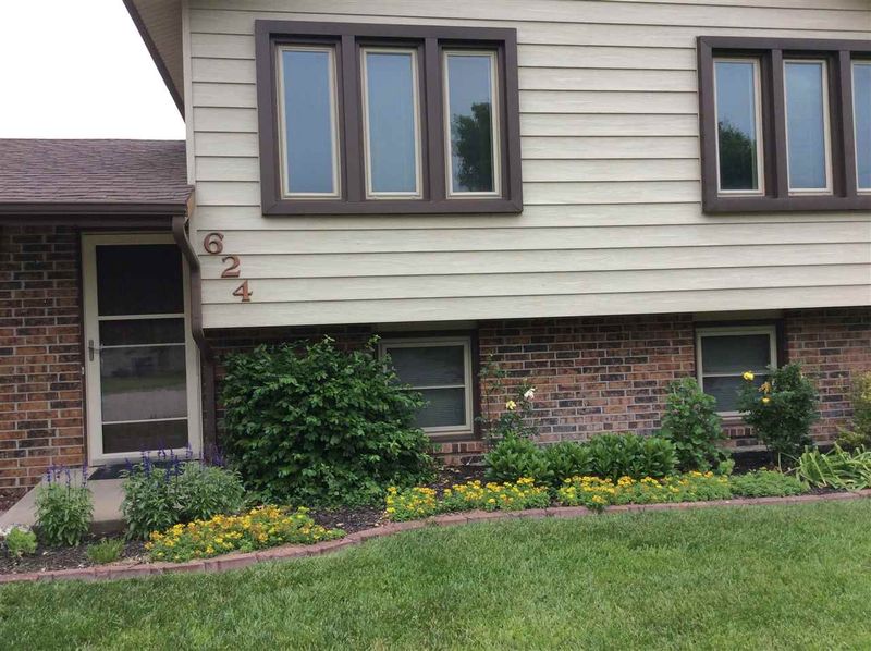 624 Sherman Cir, Newton, KS 67114