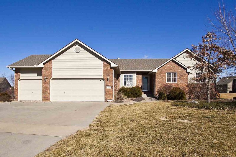 230 S Duffers Ct, Andover, KS 67002