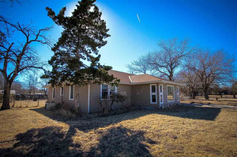 1515 E Mills St, Wichita, KS 67216