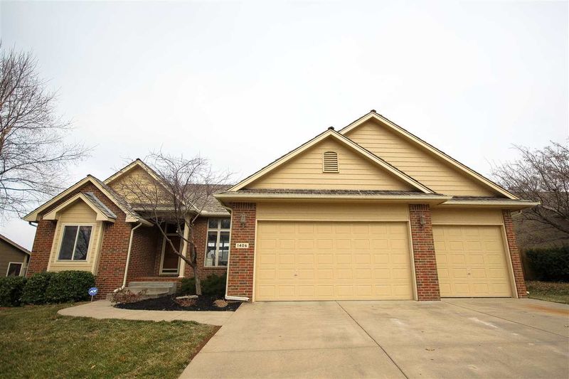 1406 Hidden Ridge Ct, Derby, KS 67037