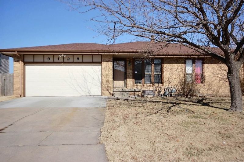 9128 E Funston St, Wichita, KS 67207