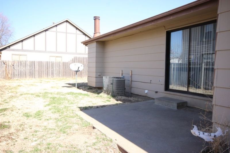 9128 E Funston St, Wichita, KS 67207