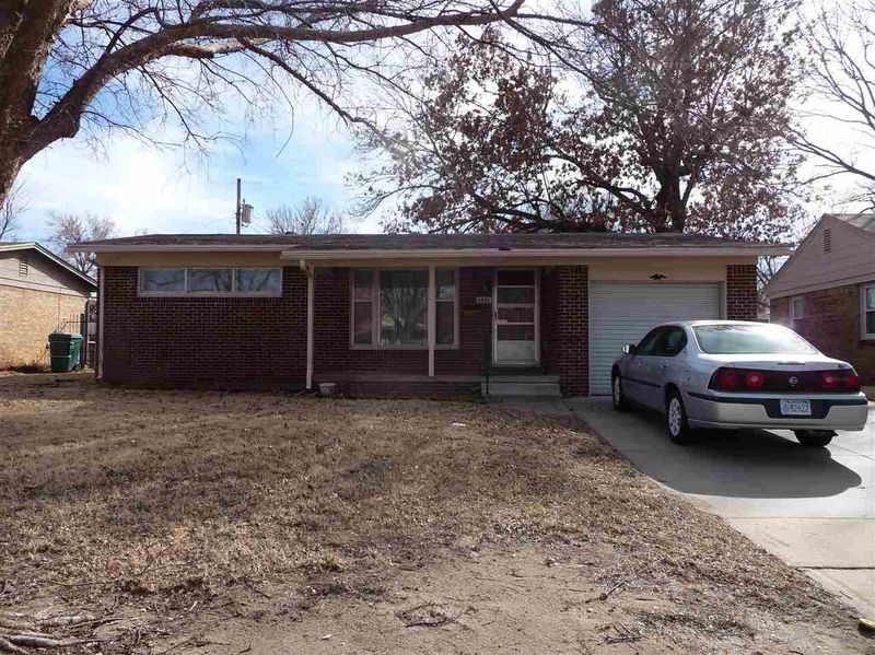 1321 E 31st St S, Wichita, KS 67216