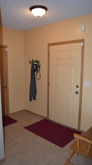 905 W 17th St, Newton, KS 67114