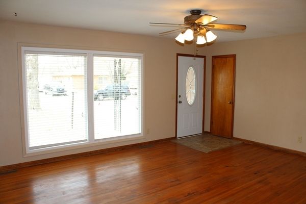 1220 N Westview Dr, Derby, KS 67037
