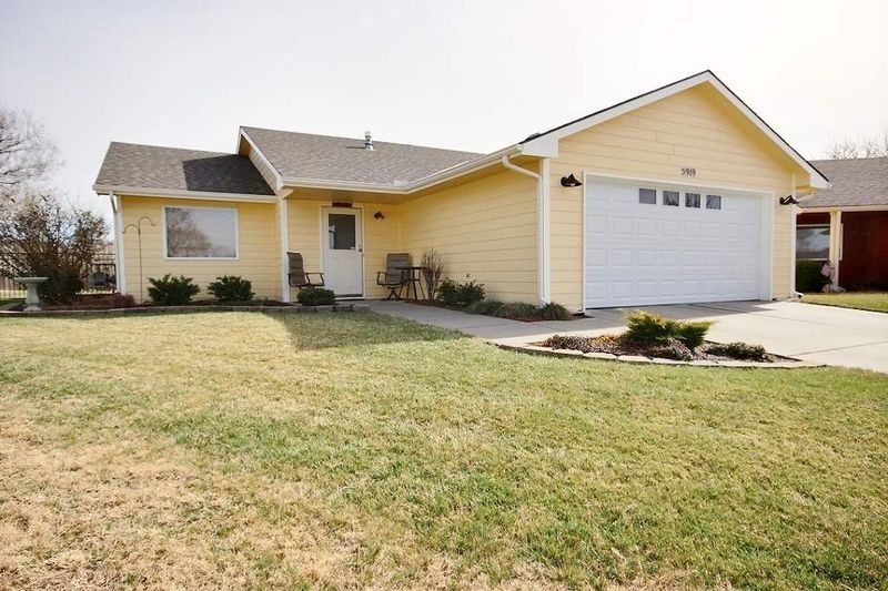 5919 E Pembrook Ct, Wichita, KS 67220