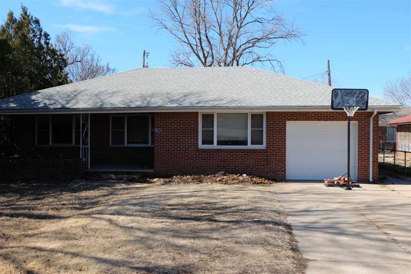 2311 S Hillside St, Wichita, KS 67211