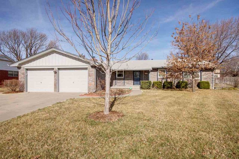 571 N Parallel Dr, Andover, KS 67002