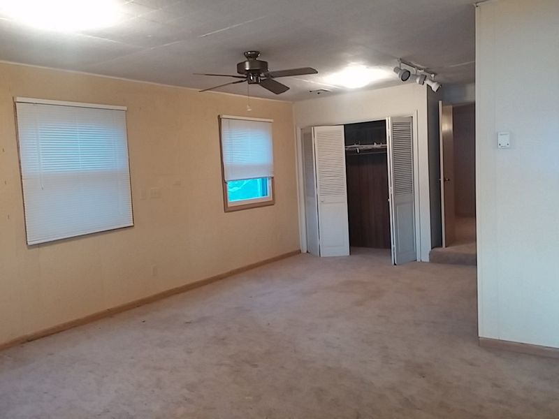113 Eureka Lake Rd, Eureka, KS 67045