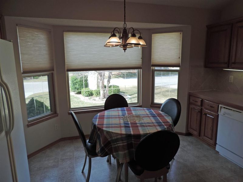 285 S Maple Dunes Ct, Wichita, KS 67235