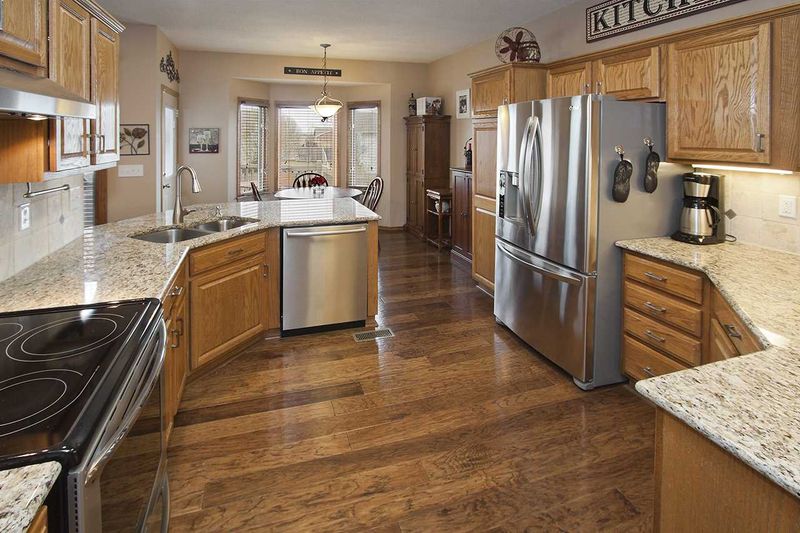2009 N Mountain Ct, Andover, KS 67002
