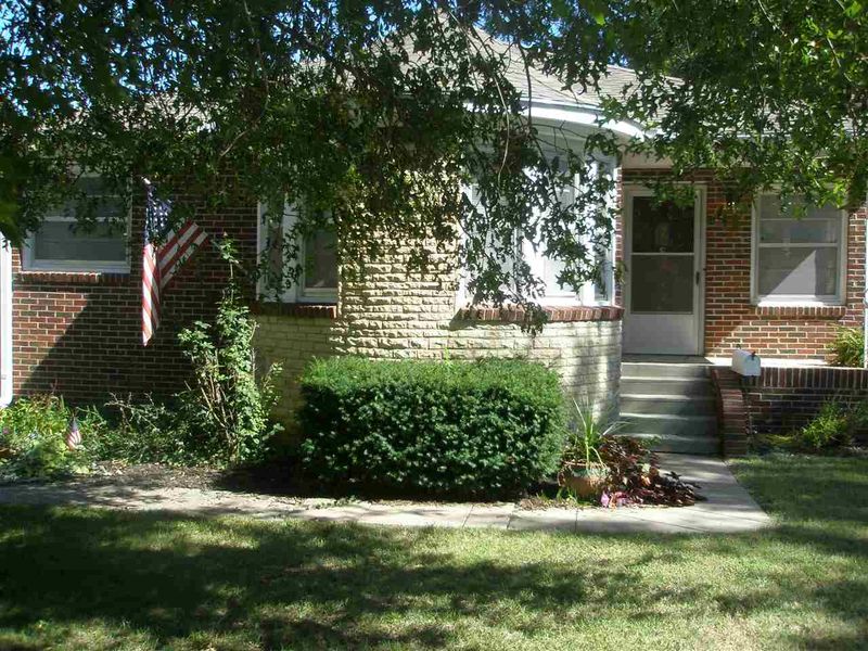 2100 S Pershing St, Wichita, KS 67218
