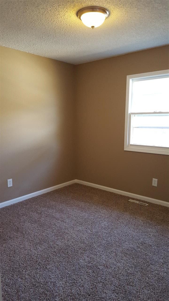 8411 E Hildreth St, Wichita, KS 67207