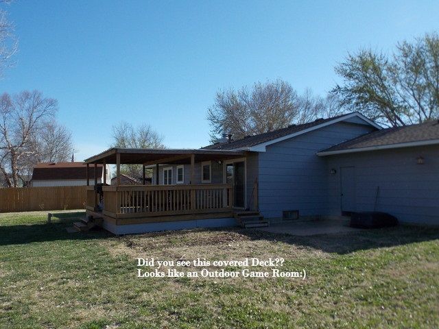 320 N Oak Forest Rd, Derby, KS 67037
