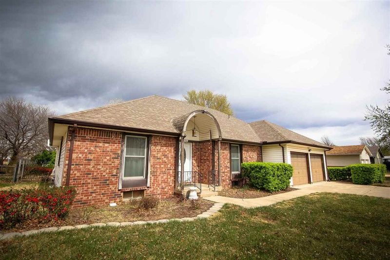 114 Brazos Dr, Goddard, KS 67052