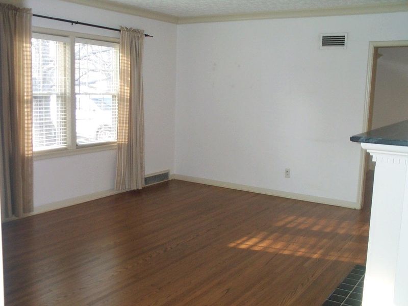 350 N Old Manor Rd, Wichita, KS 67208