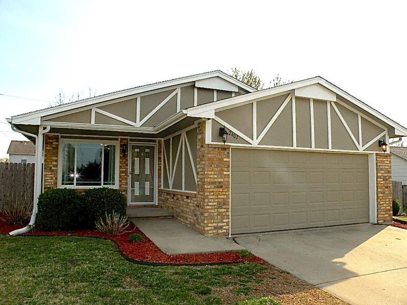 2407 E Loper, Park City, KS 67219