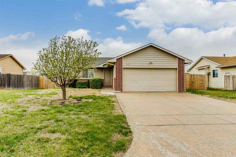1613 Autumn Pl, Goddard, KS 67052